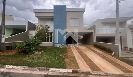 Casa à venda no Condomínio Terras de São Francisco em Vinhedo - SP.