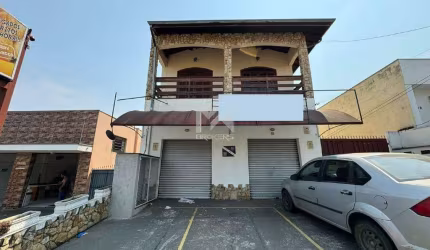 Casa e galpão comercial à venda em Valinhos - SP