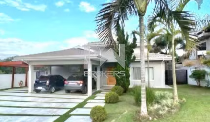 Casa MOBILIADA à venda no Condomínio Residencial Terras de Santa Teresa em Vinhedo - SP