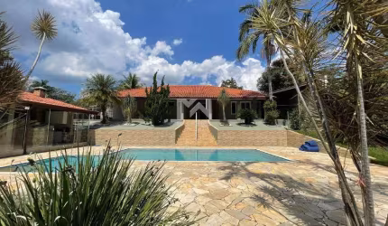 Casa à venda no Condomínio Recanto Florido em Vinhedo - SP