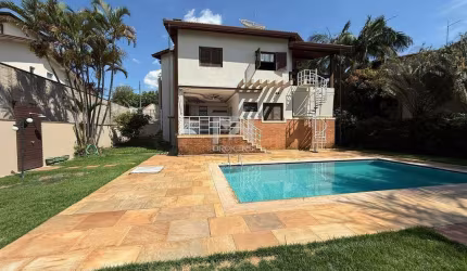 Casa à venda no Condomínio Estância Marambaia em Vinhedo - SP