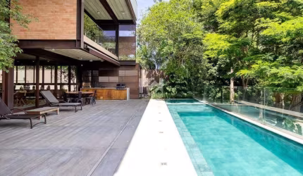Casa MOBILIADA à venda no Condomínio Estância Marambaia em Vinhedo - SP