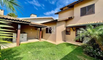 Casa com 03 dormitórios no Grape Village em Vinhedo - SP