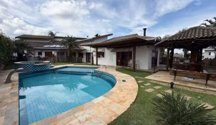 Casa térrea à venda no Condomínio Estância Marambaia em Vinhedo - SP