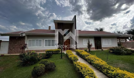 Casa com 06 quartos no Condomínio Marambaia em Vinhedo - SP.