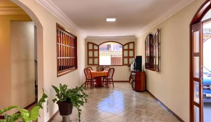 Casa para Venda em Guarapari, Itapebussu, 4 dormitórios, 1 suíte, 3 banheiros, 3 vagas
