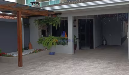 Casa para Venda em Pinhais, Pineville, 3 dormitórios, 1 banheiro, 2 vagas