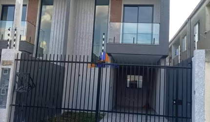 Sobrado para Venda em Curitiba, Cajuru, 3 dormitórios, 1 suíte, 3 banheiros, 2 vagas