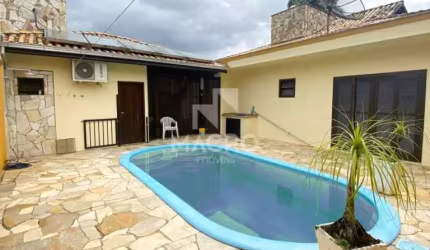 Casa com piscina | Tifa Martins