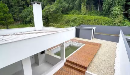 Sobrado alto padrão | Barra do Rio Cerro | 4 suítes | 225m²