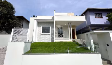 Casa | Jaraguá Esquerdo | 3 quartos (1 suíte) | 173m²