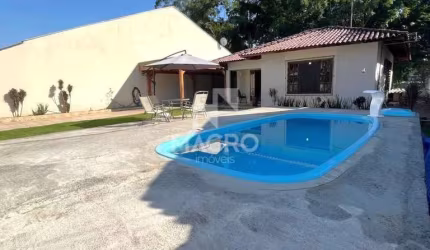 Casa c/ piscina | Barra | 3 quartos (2 suítes) | 140m²