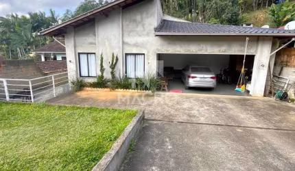 Casa | Ilha da Figueira | 3 quartos (1 suíte) | 186m²