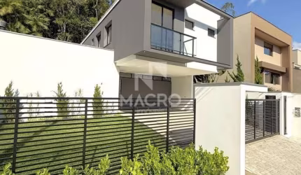 Casa no Lot. Champs Elysee | Amizade | 4 suítes | 248m²