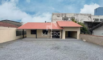 Casa | Centro | 3 quartos | 132m²