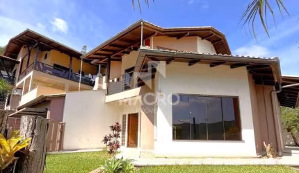 Casa | Vila Nova | 3 quartos (2 suítes) | 228m²