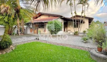 Casa Térrea | Czerniewicz | 4 quartos (1 suíte) | 132m²