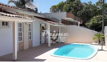 Casa 400m do  mar em Zimbros  -  Bombinhas -SC