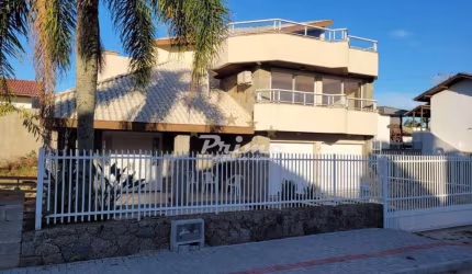 CASA À VENDA - CANTO GRANDE - BOMBINHAS/SC