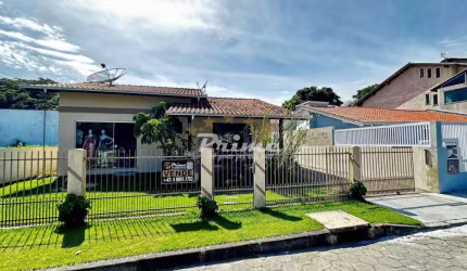 BELÍSSIMA CASA Á VENDA NO BAIRRO JOSÉ AMÂNDIO - BOMBINHAS/SC