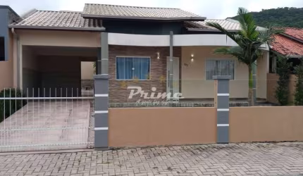 Linda casa á venda no Bairro Zimbros - Bombinhas/SC