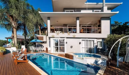 Casa com 5 quartos à Venda, Centro - Bombinhas