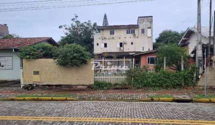 Lote com casa á Venda no Mariscal - Bombinhas/SC