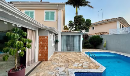 casa a venda sobrado em condominio com piscina