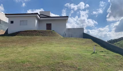 Vende-se Casa em Condomínio Montes Claros - ITUPEVA!