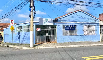 Casa a venda em Santana com 2 anexos