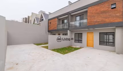 Sobrado com 3 dormitórios à venda, 150 m² por R$ 669.000 - Xaxim