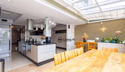 Casa com 3 dormitórios à venda, 323 m² por R$ 1.245.000,00 - Bacacheri - Curitiba/PR