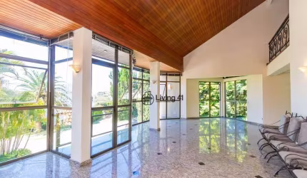 Linda Casa em cond. no Parque Barigui