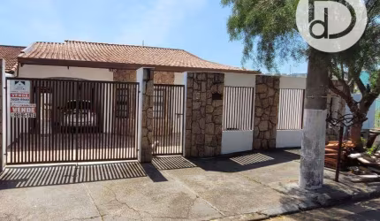 Casa com 3 dormitórios à venda, 178 m² por R$ 700.000,00 - Parque das Colinas - Valinhos/SP