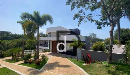Casa com 3 dormitórios à venda, 385 m² por R$ 3.800.000,00 - Condomínio Residencial Villa Lombarda - Valinhos/SP