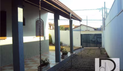 casa de 153m² com 2 Quartos, Suíte e Vagas Cobertas