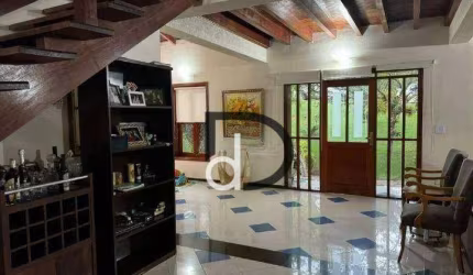 Casa com 3 quartos à venda, 296 m² por R$ 2.100.000