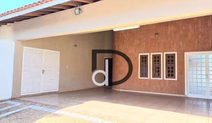 Casa com 3 quartos 289 m² - venda por R$ 1.050.000 ou aluguel por R$ 8.263/mês - Jardim Emilia - Vinhedo/SP