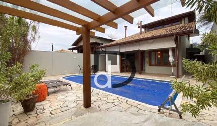 Casa Condomínio com piscina