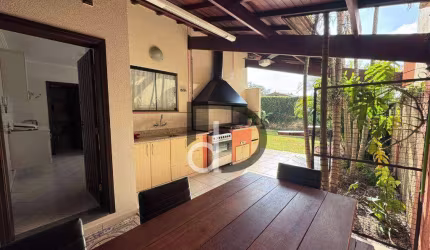 Casa com 4 quartos para alugar, 257 m² por R$ 7.770/mês - Jardim Panorama - Vinhedo/SP