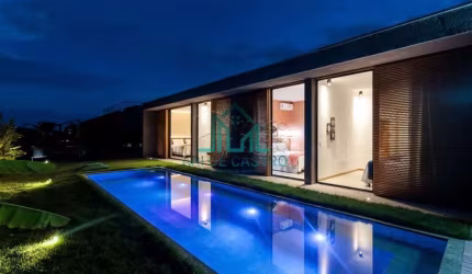 Casa de Alto Padrão com 350m² com 4 suítes, Piscina, no Condomínio na Rota dos Milagres dos Milagres, Alagoas