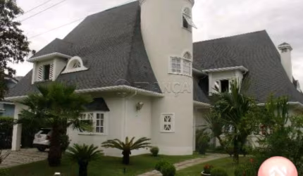 CASA EM CONDOMÍNIO COM 4 SUÍTES - JD CALIFORNIA - JACAREÍ