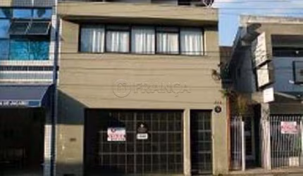 CASA A VENDA COM 2 DORMIÓRIOS SENDO 2  SUÍTES - CENTRO - JACAREÍ