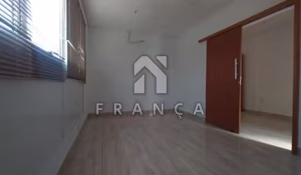 Sala Comercial - Centro Jacareí !!!
