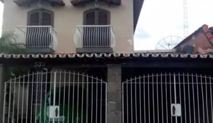 Lindo Casa com  3 Dormitórios 1 Suíte.
