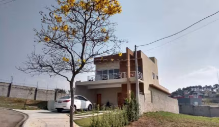 CASA 3 DORMITÓRIOS SENDO 2 SUITES - BAIRRO JARDIM SÃO GABRIEL - JACAREÍ
