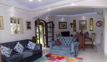 Casa com 4 dormitórios - Jardim Siesta - Jacareí