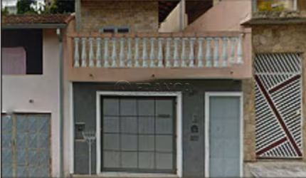 Casa Padrão em Jacareí