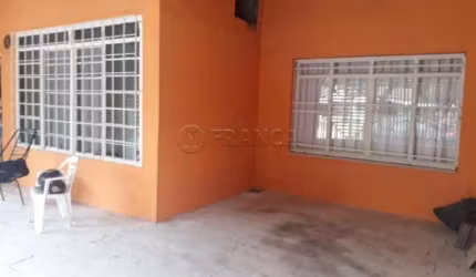 CASA 2 DORMITÓRIOS SENDO 1 SUÍTE - CENTRO - JACAREÍ