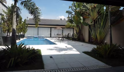 CASA 5 DORMITÓRIOS SENDO 5 SUITES BAIRRO JARDIM FLORIDA JACAREÍ